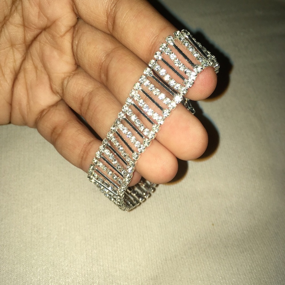 Sparkly Silver Clasp Bracelet